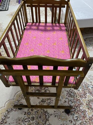 Люлька, Б/у, Колыбель, Дерево, цвет - Розовый, Самовывоз