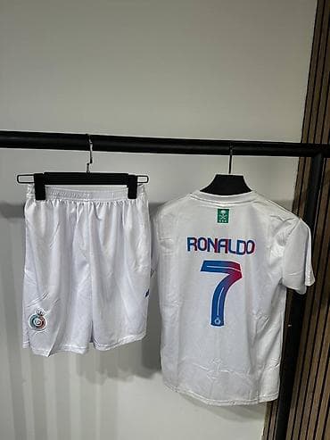 клубный: Футбольная форма Al Nassr с именем Ronaldo и номером 7. Комплект — 2