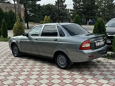 унаа тетиктери: ВАЗ (ЛАДА) Priora: 2007 г., 1.5 л, Кол менен иштөөчү, Бензин, Седан — 3