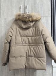 срочно продаю в связи с переездом: Зимняя женская куртка парка-пуховик, цвет бежевый (капучино). Размер — 3