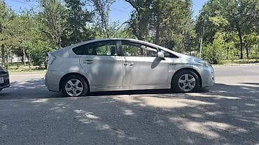 corolla e120: Toyota Prius: 2010 г., Гибрид, Хэтчбэк — 3