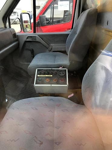 mtz 82 1: Автовышка, 1998 г., 12 м — 9