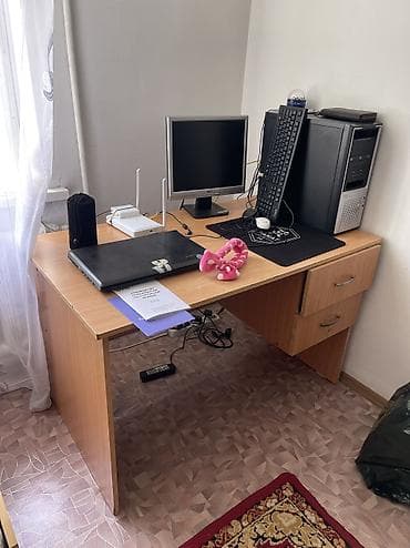 study lamp: Компьютерный стол, Б/у, С полками — 1