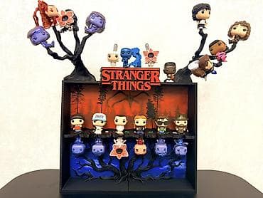 таинственный сад: Эксклюзивная витрина-диорама «Stranger Things» для фигурок Kinder — 1