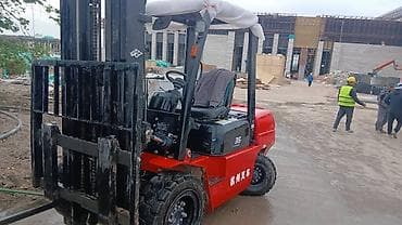 Кызматтар: Ижарага берем Вилочный (Кара) жүктөгүч, Сааттык — 3