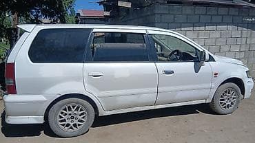 Mitsubishi Chariot: 1999 г., 2.4 л, Автомат — 4