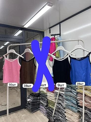 Толстовки, худи: Женские топы на тонких и широких бретелях, укороченные. Модели и — 5