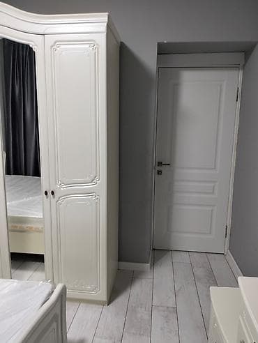 Спальные гарнитуры: Спальный гарнитур «Валерия» в классическом стиле, цвет жемчуг. Состав — 4