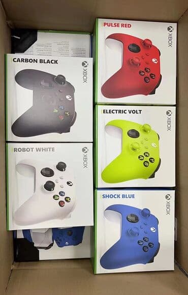 Джойстики на x box series 
Чёрный и Белый 
Красный желтый синий