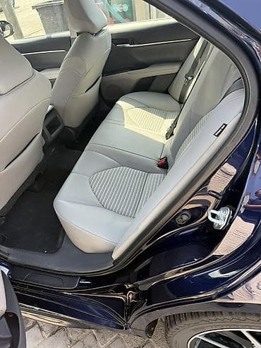 сиденья спортивные: Toyota Camry: 2021 г., 2.5 л, Автомат, Бензин, Седан — 6