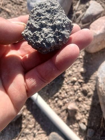 аквариум бу: Камень (возможна вулканическая порода, пористая структура) Описание — 1