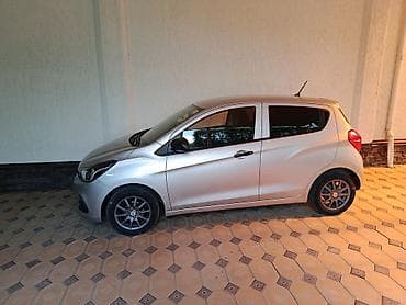 хунчи авто: Chevrolet Spark: 2017 г., 1 л, Автомат, Бензин, Хэтчбэк — 2