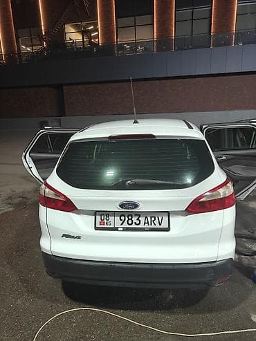 Ford Focus: 2013 г., 1.6 л, Механика, Бензин, Универсал