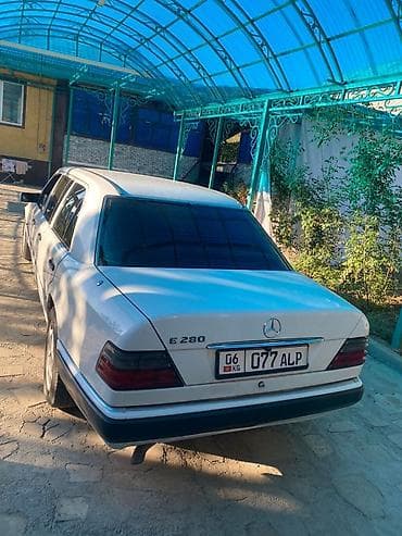 mazda 626 2 2: Mercedes-Benz W124: 1994 г., 2.8 л, Автомат, Бензин, Лимузин — 4