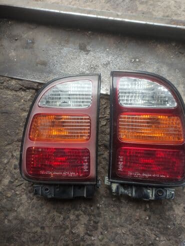 дополнительное освещение на авто: Комплект стоп-сигналов Toyota Б/у, Оригинал — 1