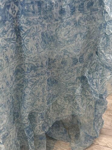 шифоновые платья в пол с цветочным принтом: Пышное вечернее платье с рюшами и объемными рукавами - Силуэт — 5