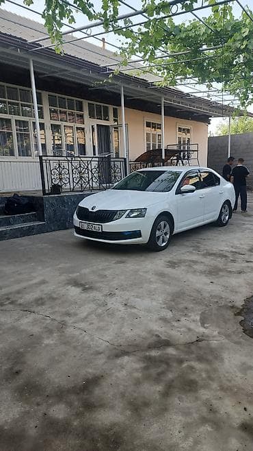 corolla s: Skoda Octavia: 2018 г., Седан — 1