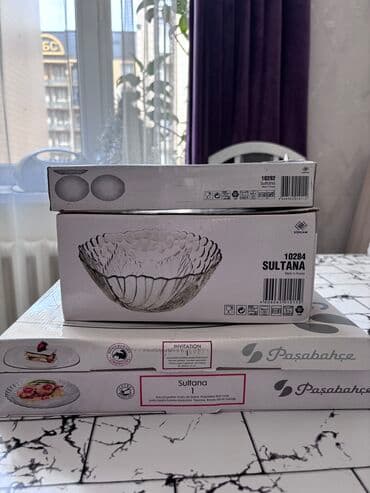 старые посуды: Продаю стеклянную посуду 1 шт блюдце плоское,1 шт ваза для конфет, 1 — 1