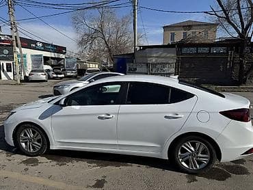 reno duster: Hyundai Elantra: 2018 г., 2 л, Автомат, Бензин, Седан — 7