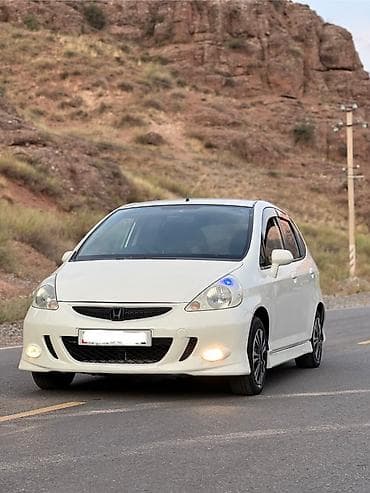 задняя крышка: Honda Fit: 2002 г., 1.3 л, Вариатор, Бензин, Хэтчбэк — 3