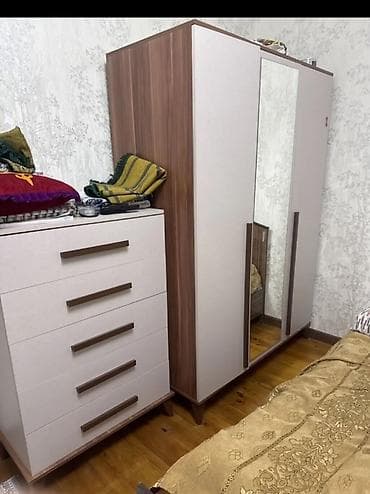 Спальный гарнитур: шкаф-купе с зеркалом + высокий комод - Шкаф