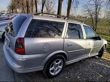 Opel Vectra: 2001 г., 1.8 л, Механика, Универсал