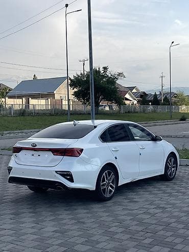 deepal so7: Kia K3: 2019 г., 1.6 л, Бензин, Хэтчбэк — 6