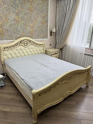 Двуспальная кровать, Б/у, С мягким изголовьем, длина - 200 см