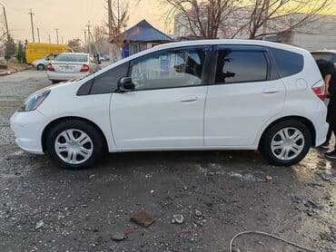 Honda Fit: 2011 г., 1.5 л, Автомат, Бензин, Хетчбек — 4