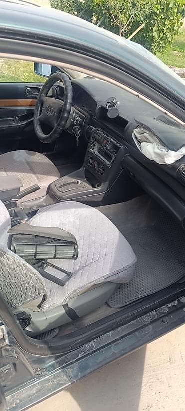Audi A4: 1996 г., 1.6 л, Автомат, Газ, Седан — 6