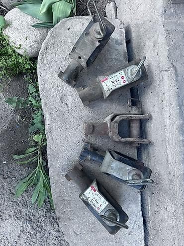 volvo ref: Комплект передних фар Volvo — 5