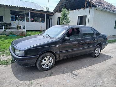 рага на авто: Volkswagen Passat: 1992 г., 1.8 л, Кол менен иштөөчү, Бензин, Седан — 4