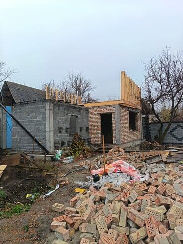 строительство дома из газобетона на винтовых сваях: Дома, Балконы, Бани Больше 6 лет опыта — 11