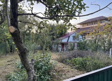 продажа домов в орловке: Дачный дом с садовым участком 2 этажа. На 1-м этаже светлая гостиная — 1