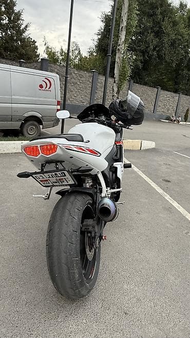 Мотоциклы: Спортбайк Yamaha YZF-R6 (600 кубов) (поколение 2006–2007) в фирменной — 4