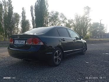 автомобиль купить бу: Honda Civic: 2006 г., 1.8 л, Ручные, Бензин, Седан — 3