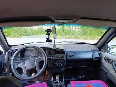 Volkswagen Passat: 1988 г., 1.8 л, Механика, Бензин, Седан — 6