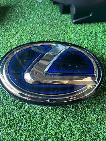 leksus: Эмблема lexus es30h гибрид 2013/2017 — 1