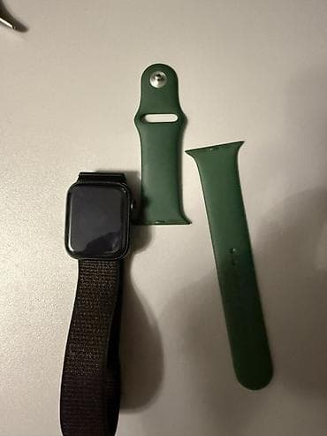 Apple Watch 7 45мм с комплектом ремешков. Комплектация: Коробка -