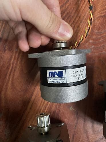 mini projector: Шаговые двигатели MAE (P.M.T. Europe S.r.l., Offanengo, Italy) Модель — 3