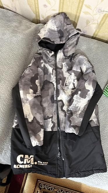 Детская куртка с капюшоном.На зиму 2-х староняя Куртка на 11-12-13 лет