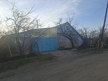 стол с креслами: Продаётся уютный дом на Иссык- Куле в селе Ананьево. 2 спальни — 1