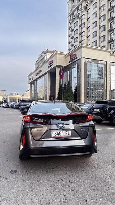 second tech: Toyota Prius: 2020 г., 1.8 л, Вариатор, Гибрид, Хэтчбэк — 9