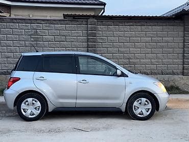 mini car: Toyota Ist: 2003 г., 1.3 л, Автомат, Бензин, Хэтчбэк — 2