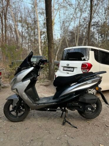 электро скутер мопед: Скутер (максискутер) городской класса. Основные особенности: - Дизайн — 2