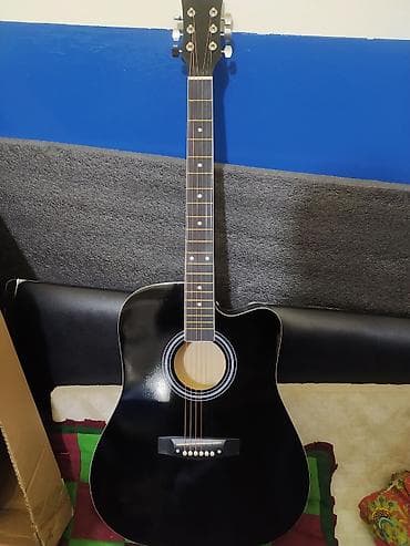 фикс лук: Акустическая гитара с вырезом (cutaway), цвет – черный глянец — 1