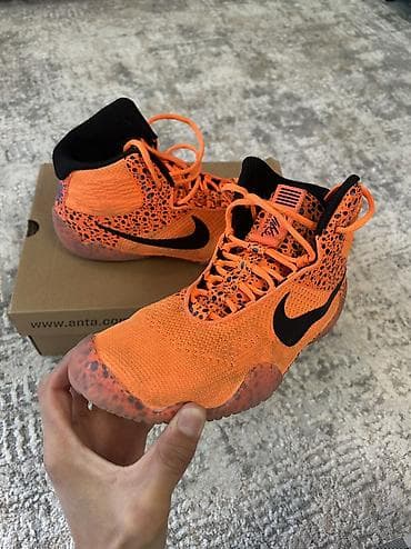 агенство ош: Эркектердин кроссовкасы, 43, Nike, Колдонулган, түсү - Ток сары — 5