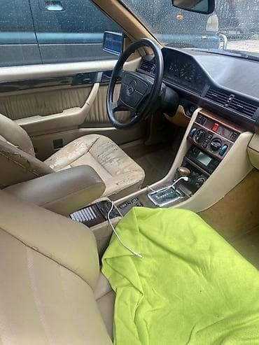 Транспорт: Mercedes-Benz W124: 1993 г., 3.2 л, Автомат, Бензин, Купе — 3