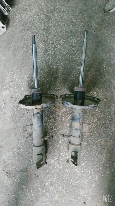 Передний амортизатор Lexus