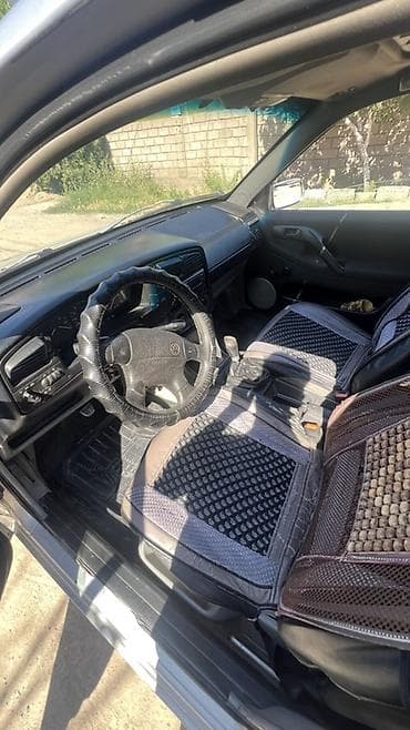 Volkswagen Passat: 1995 г., Газ, Седан — 5
